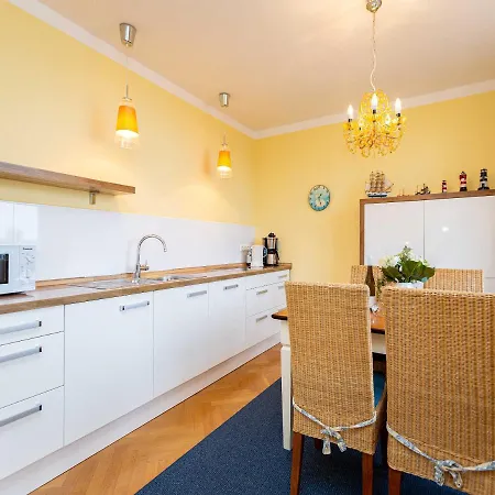 App 8 Apartment